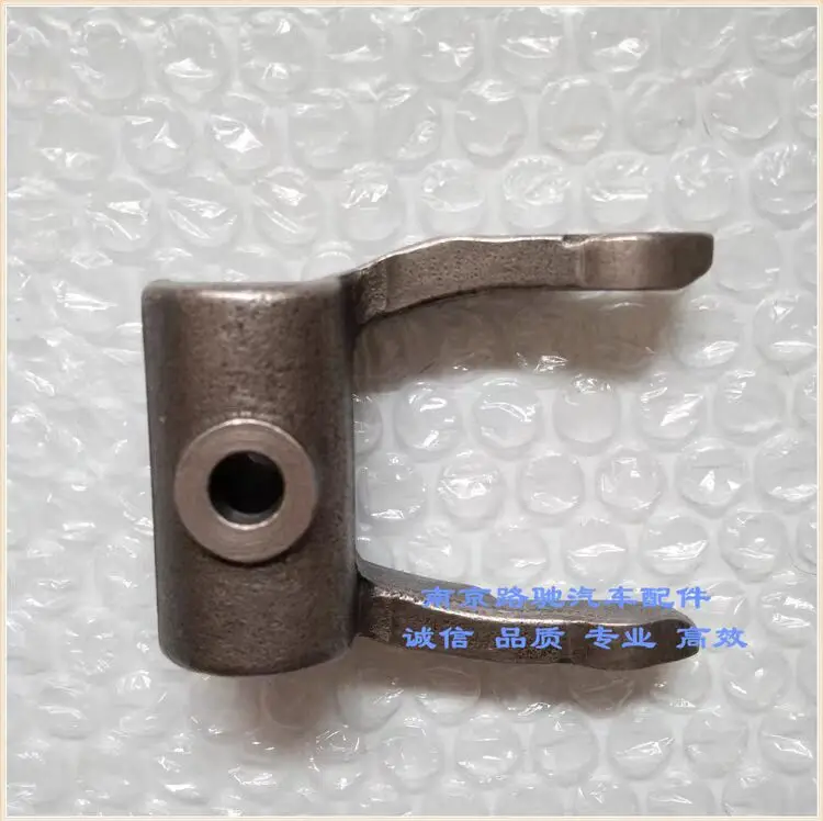 Auto parts High quality Clutch Release Fork Clutch Fork Shaft Rocker Arm Rocker Rod For Roewe 550 MG MG6