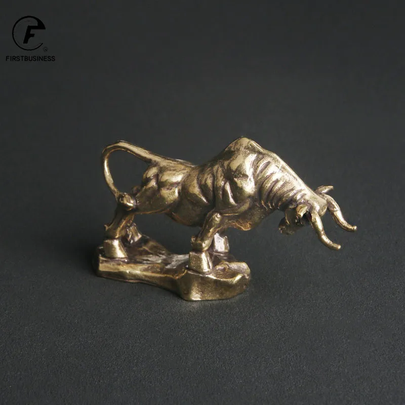 Antique Copper Bull Figurines Miniatures Desktop Tea Pet Ornaments Pure Brass Animal Cow Statue Office Living Room Decorations
