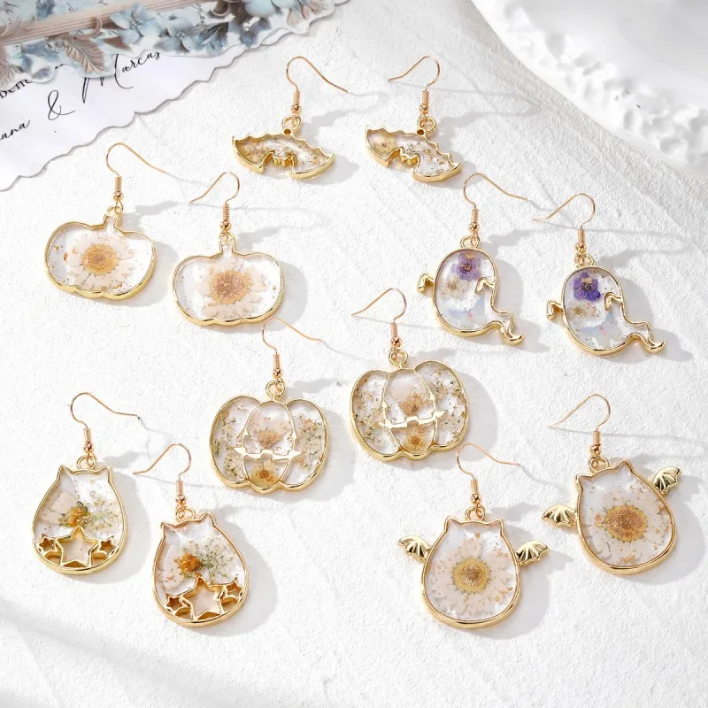 Halloween Series Natural Flower Earrings Handmaking Epoxy Resin Pressed Flower Pumpkin Earrings Cute Ghost Earrings Wholesale