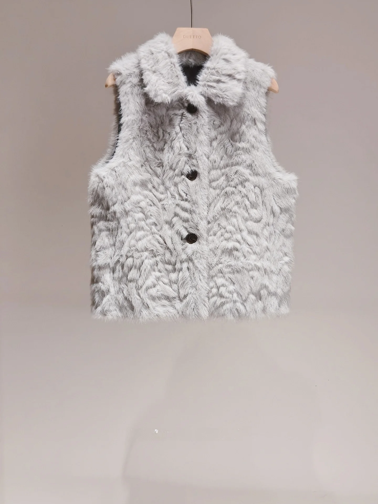 

Duetto Snow Country Secret Environent Dual-Sided Wear Eco-Friendly ort Collar Faux Leather Fur Inteated Vest