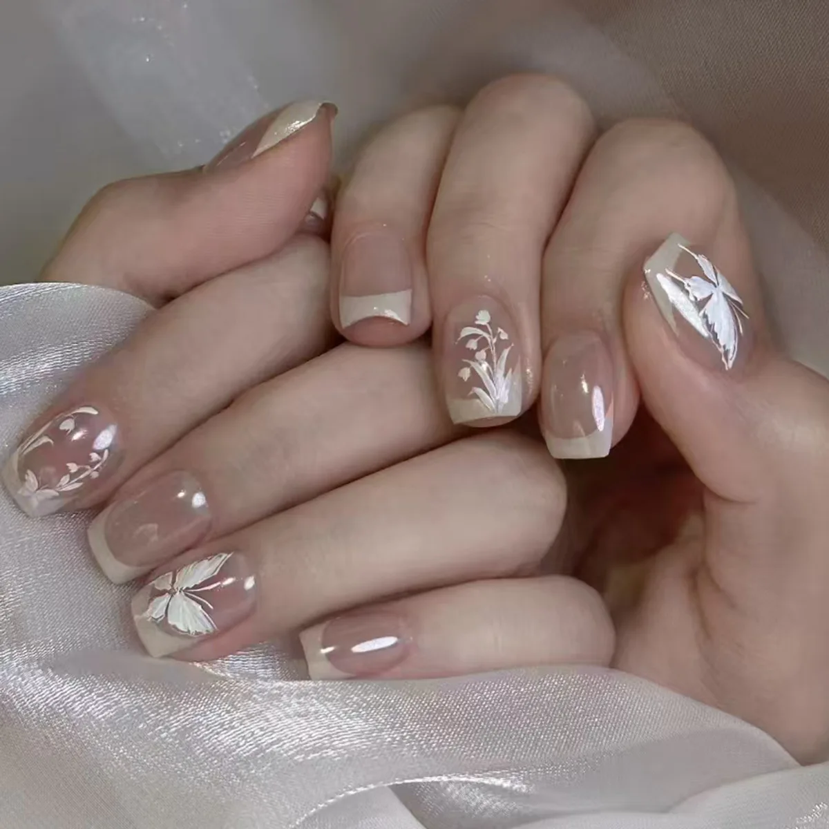 24 pçs cabeça quadrada curta unhas falsas imprensa em pó brilhante prata reutilizável unhas falsas arco 3d strass cobertura completa dicas de unhas arte