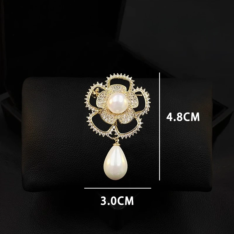Luxury Camellia Flower Brooch for Women Suit Golden Lapel Pin Cardigan Neckline Pearl Pendant Corsage Jewelry Wedding Gifts 5127