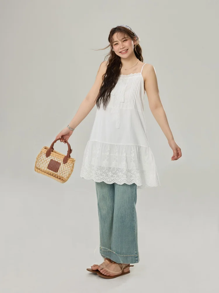 

Женское белое кружевное платье без рукавов больших размеров, летнее, стройнящее, скрывающее недостатки фигуры, А-силуэт, с завышенной талией, в корейском стиле, для повседневной носки