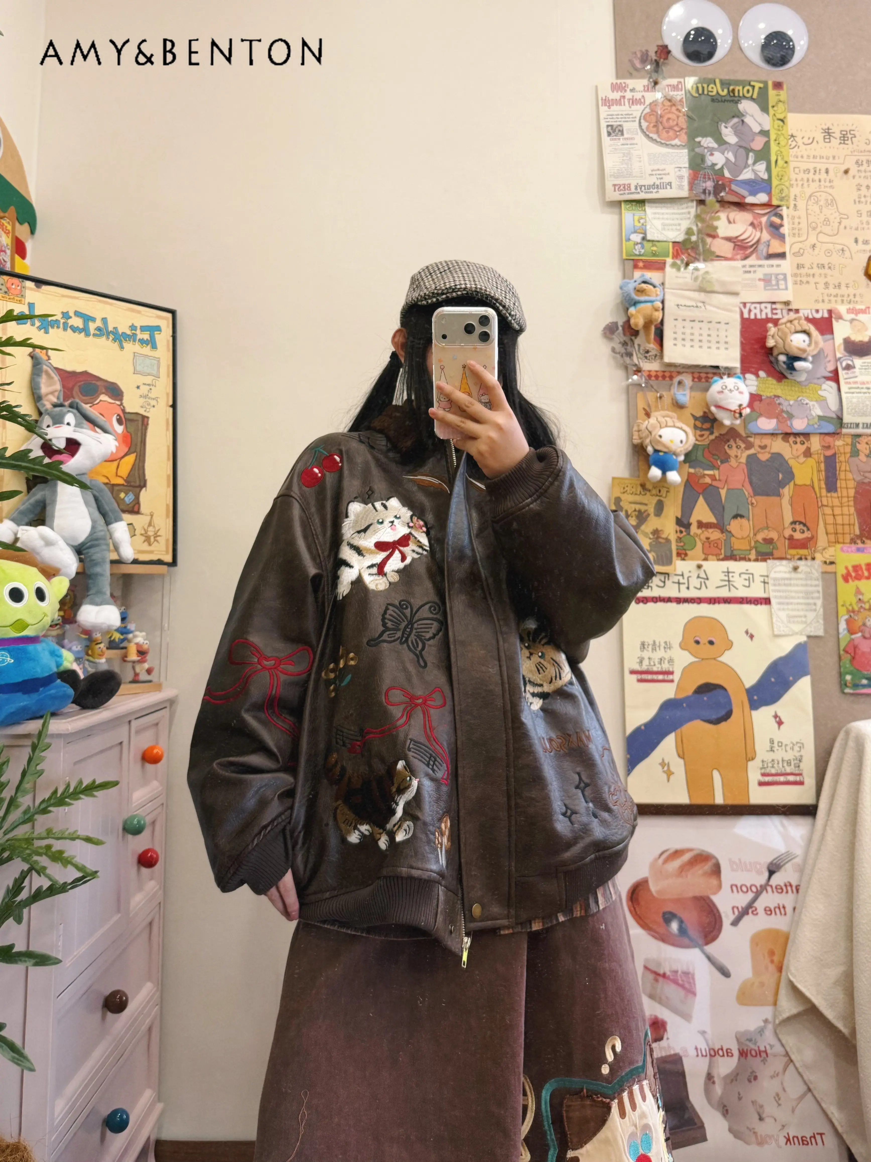 

Autumn Winter New American Retro Style Women's Coffee Cat Embroidery PU Leather Jacket Loose Casual Apricot Fleece Lined Jacket