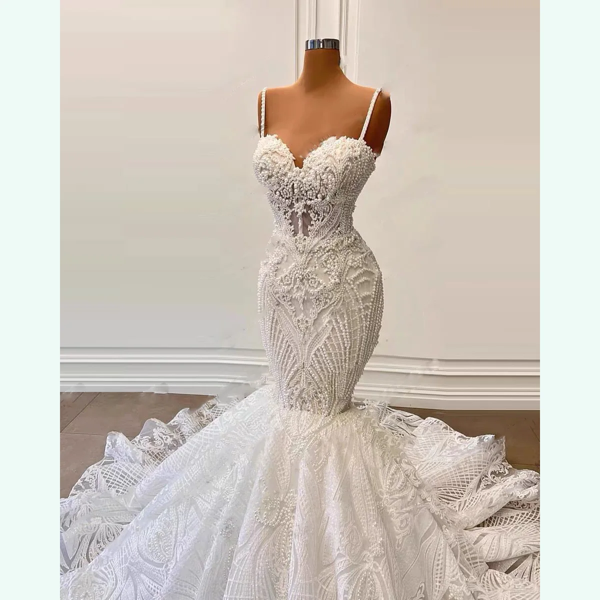 Fancy Spaghetti Straps Wedding Gowns Pearls Appliques Sweetheart Mermaid Vestido De Casamento Luxury Bridal Dresses Bead Lace Up