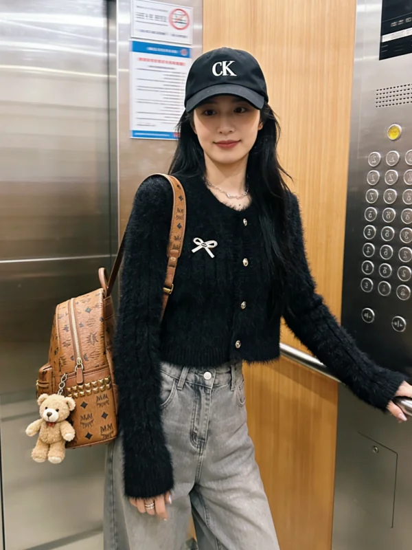 

Ранняя весна 2026: Черный вязаный короткий свитер-кардиган для женщин в корейском стиле, мягкий, с узлами, для повседневной носки