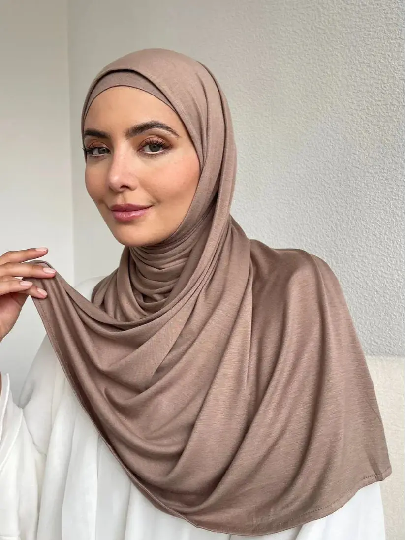 Zweiteiliges Muslimisches Perfekt Passendes Jersey-Hijab-Set mit Farblich Abgestimmtem Jersey-Hijab und Unterkopftuch – Detail 5