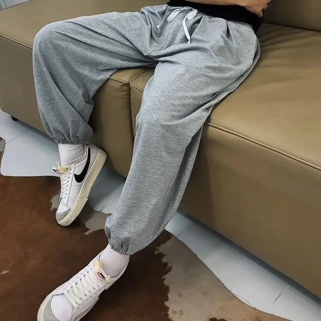 

Винтажные однотонные флисовые спортивные штаны, свободная одежда унисекс, повседневная классическая серая широкая теплая брюка, толстые брюки для бега в стиле хип-хоп, зима 2025 г.