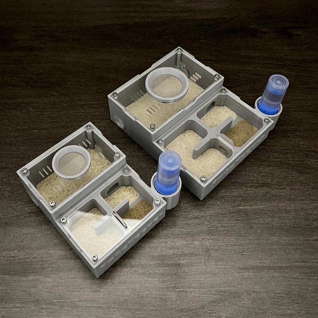 【Four Section】Flat Ant Farm with Indepedent Rooms for Ants keeper , Ant Hill House Nest for Small and Middle Ants Colony
