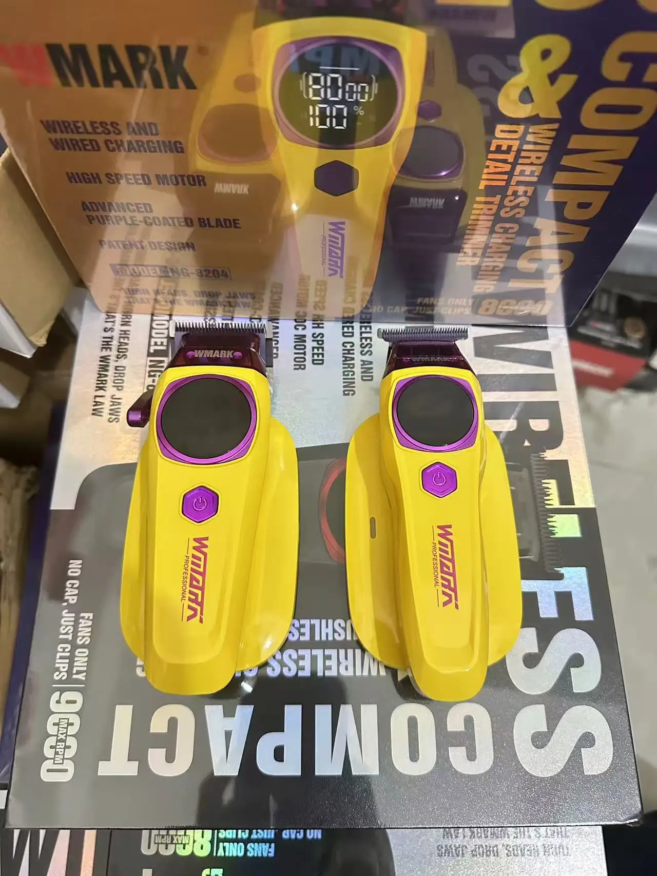 

WMARK новая машинка для стрижки волос с беспроводной зарядкой, перезаряжаемая электрическая машинка для стрижки волос с регулируемой скоростью, набор из 2 предметов