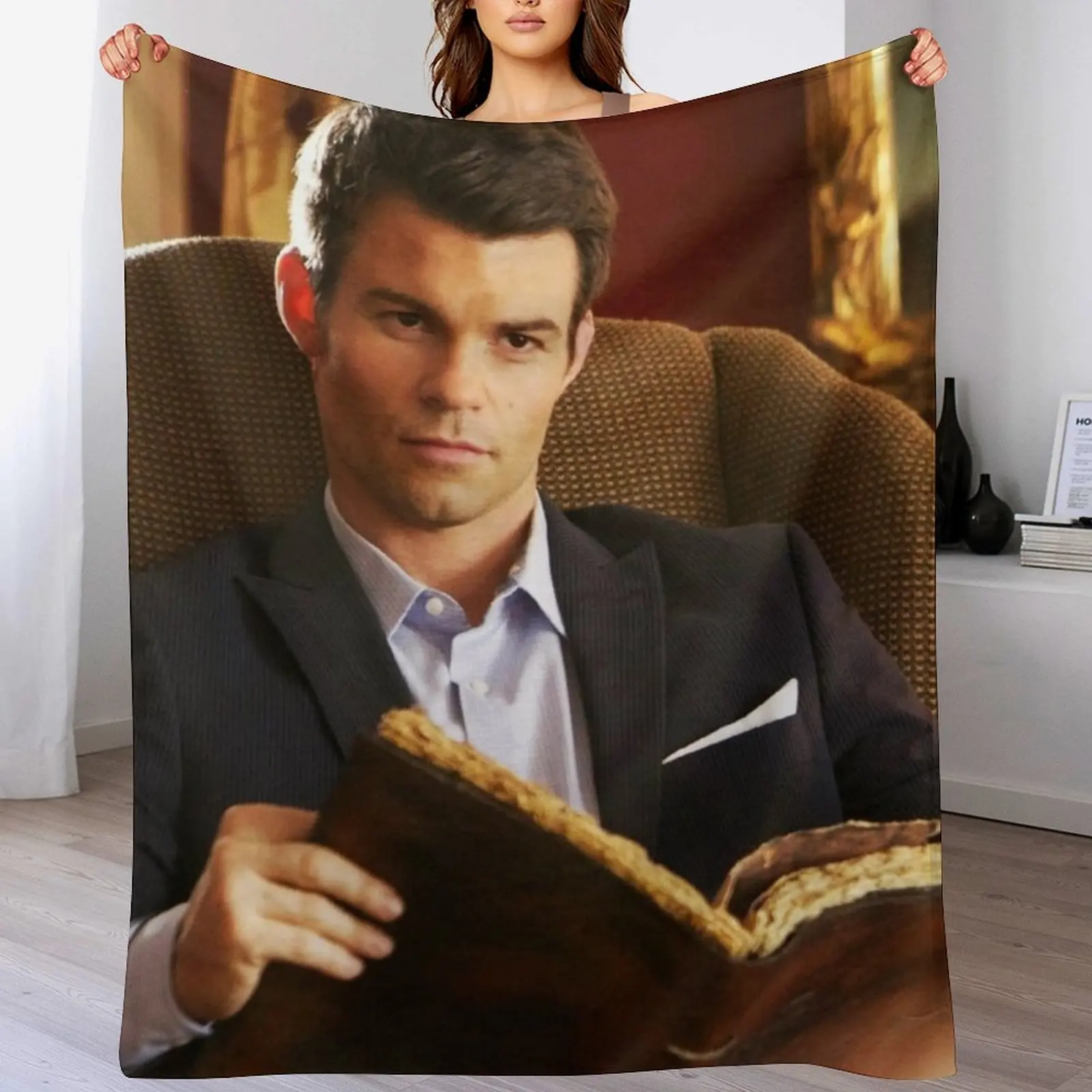 elijah mikaelson Throw Blanket