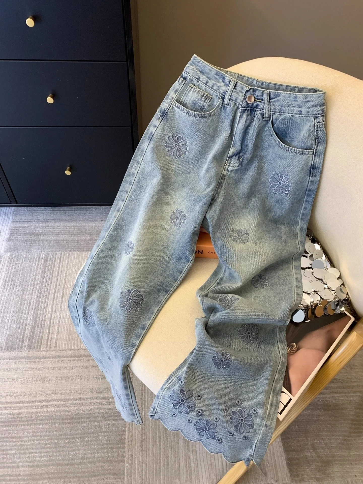 

Летние утягивающие джинсовые брюки с вышивкой и блестками, женские широкие джинсы с высокой талией для грушевого тела