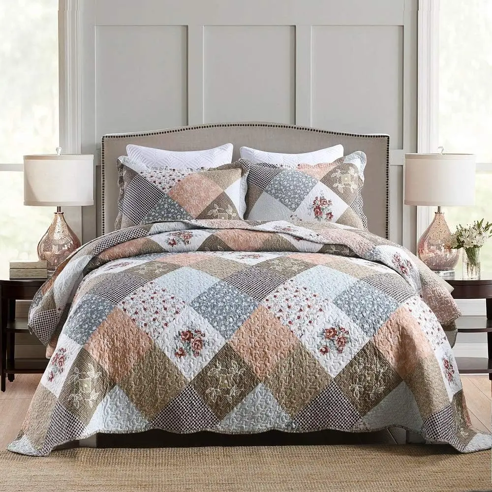 

Vintage Patchwork Quilt Set 3-Piece - Cottagecore Floral Embroidery Bedspread, Lightweight Breathable All-Season Bedding