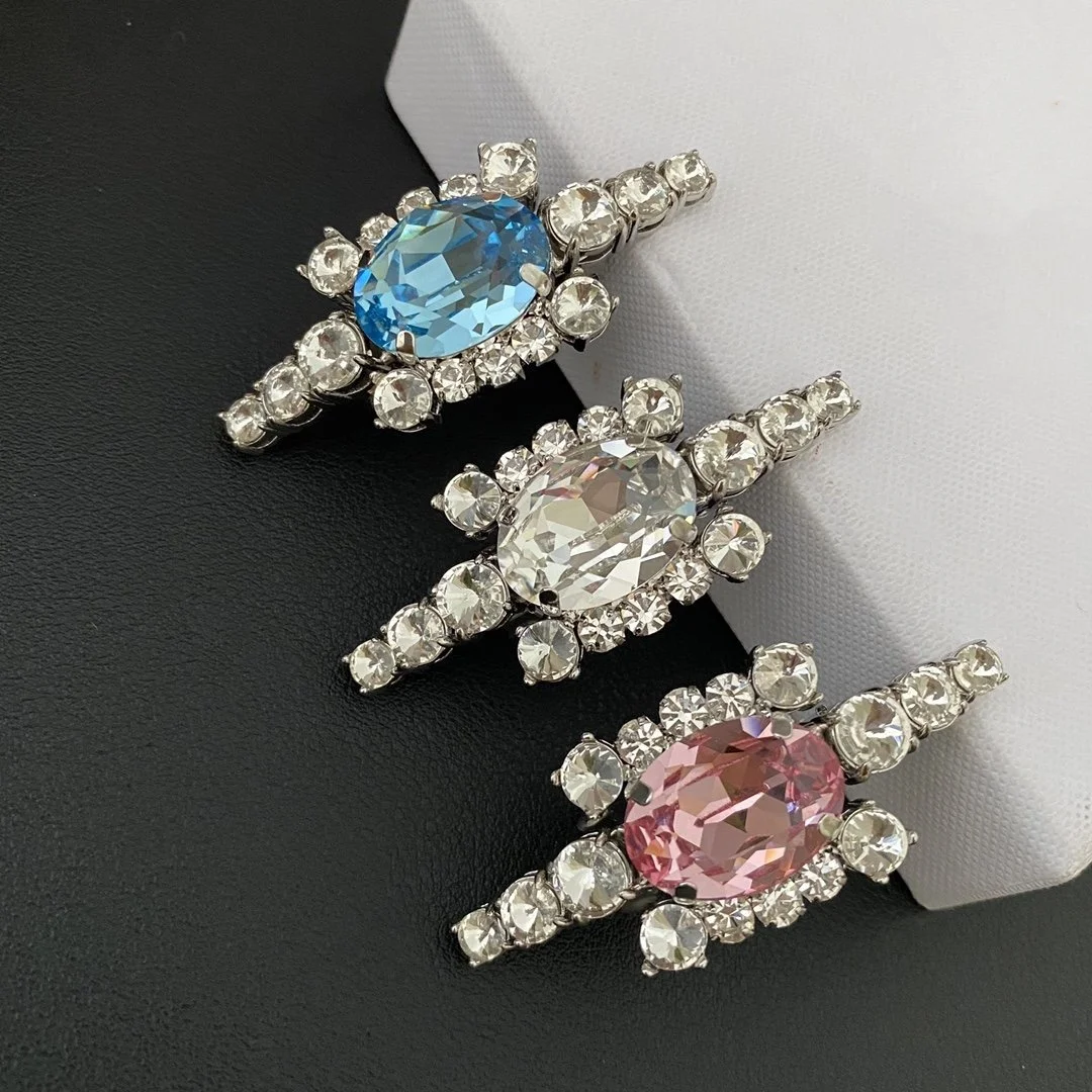 

Light luxury, fashionable temperament, versatile, simple and colorful crystal hair clip