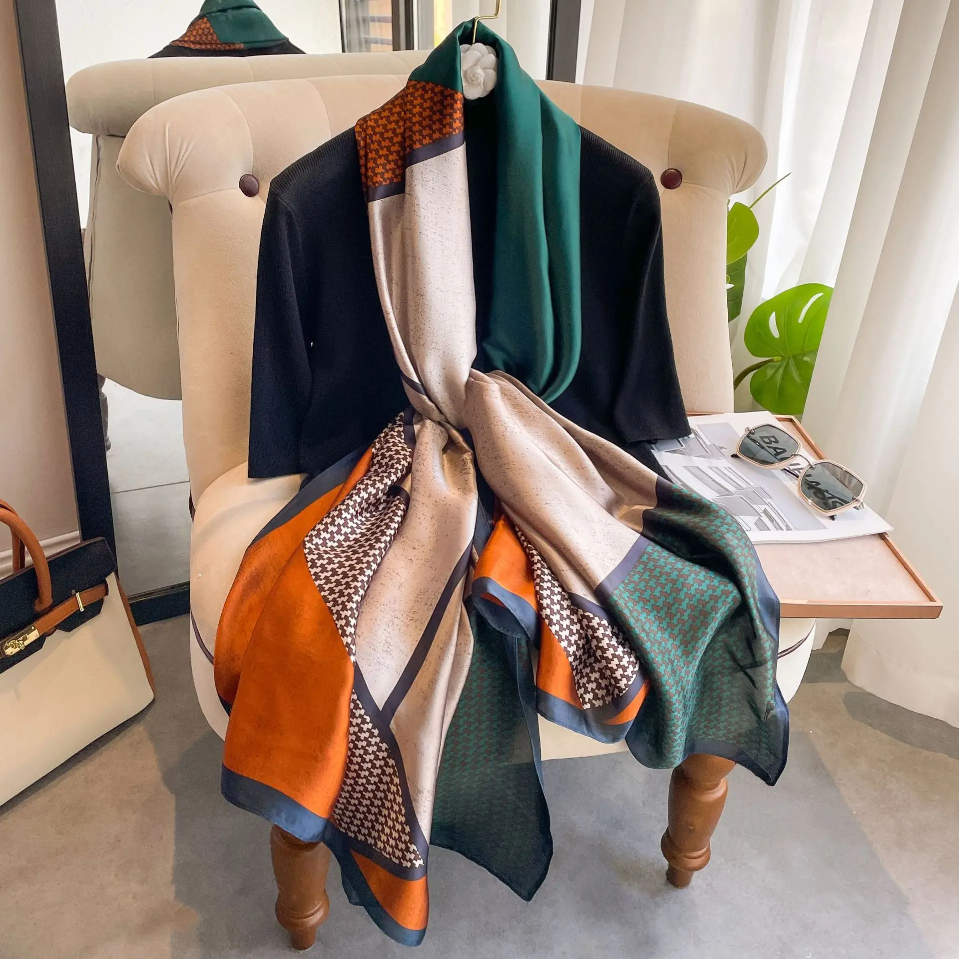 2024 New Luxury Brand Scarf Women Silk Muffler Shawls Wraps Scarves Hijab Bufanda Foulard Female Bandana Beach Stoles 180*90cm