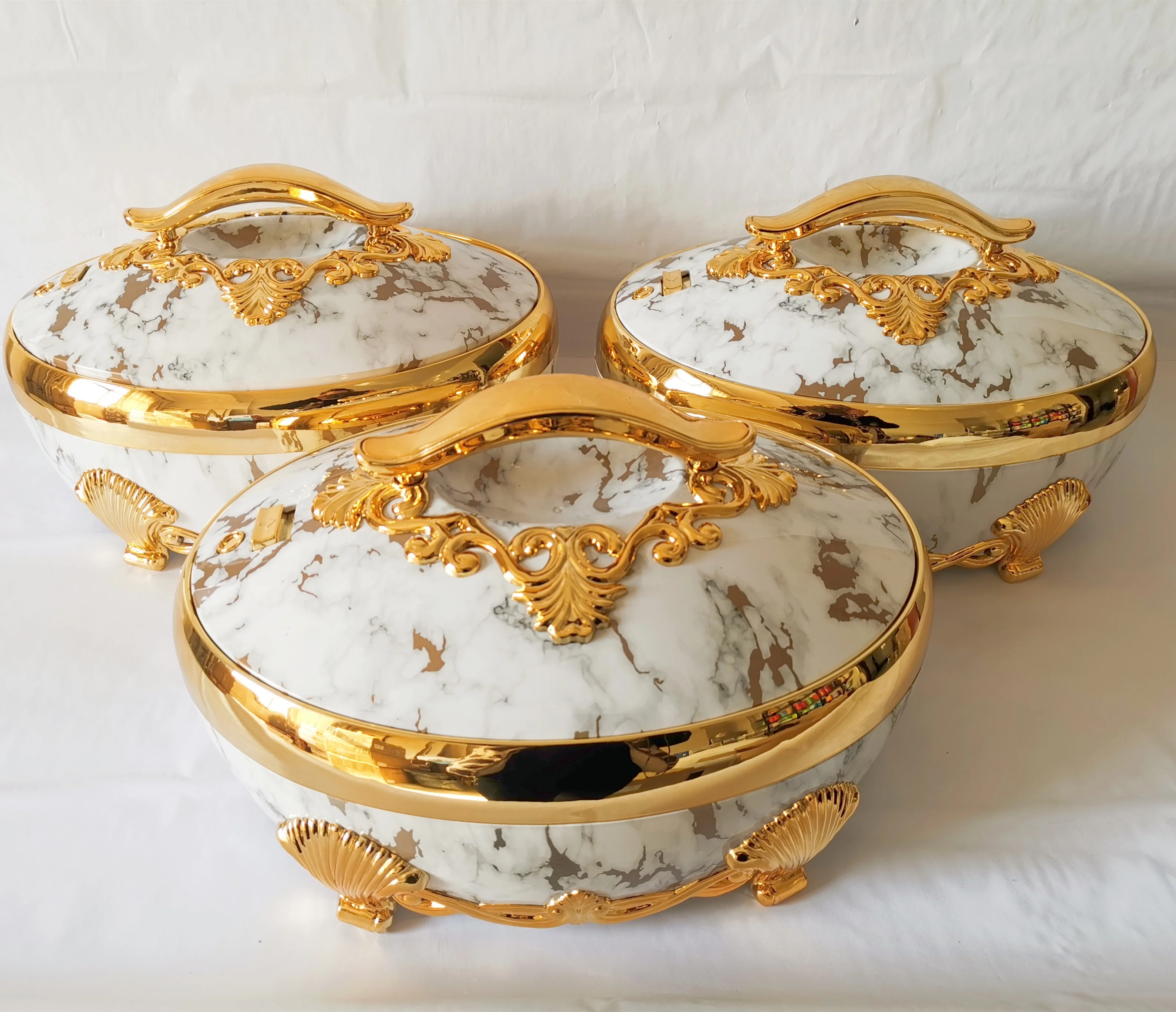 

Набор из трех предметов: 4 + 5 + 6 л изолированная термокастрюля, подогреватель еды, ланч-бокс, один набор посуды для хранения еды, сервировки