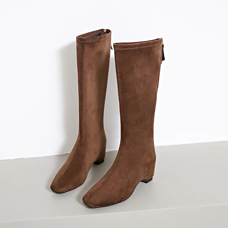 

Женские рыцарские сапоги на осень/зиму 2025 года, винтажные узкие высокие сапоги цвета хаки с увеличенной внутренней частью