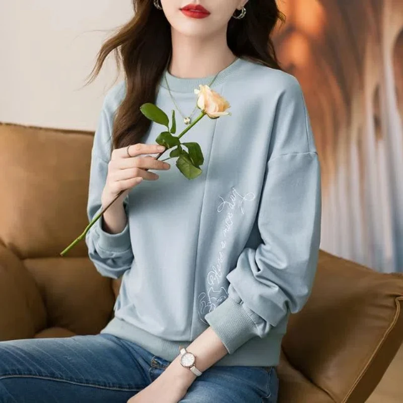 Spring and Autumn Women\'s Solid Color O-Neck Long Sleeve Loose Embroidery Classic Pullovers Trendy Comfortable All-match Tops