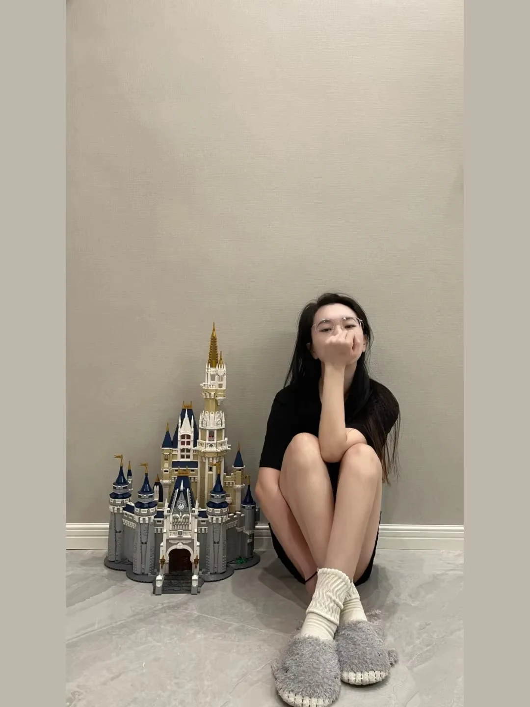 

4080 PCS Princess Castle Modular Building Blocks Sets，Bricks Kids Toy Christmas Gifts,Not Compatible With Legoed Particles