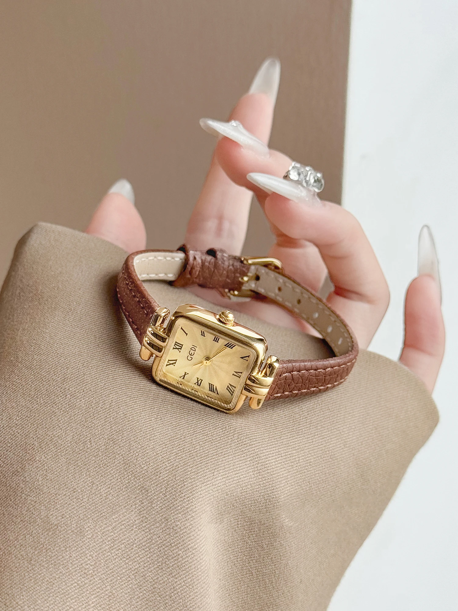 Elegant Vintage Watch for Women Fashionable Square Dial, Waterproof Leather Strap Quartz Timepiece,High-End Gift for Women