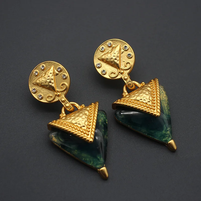 Niche Vintage Triangle Jelly Glass Earrings Sea Blue Studs Gemstone Power Jewelry Clothing Accessories Birthday Gifts for Women