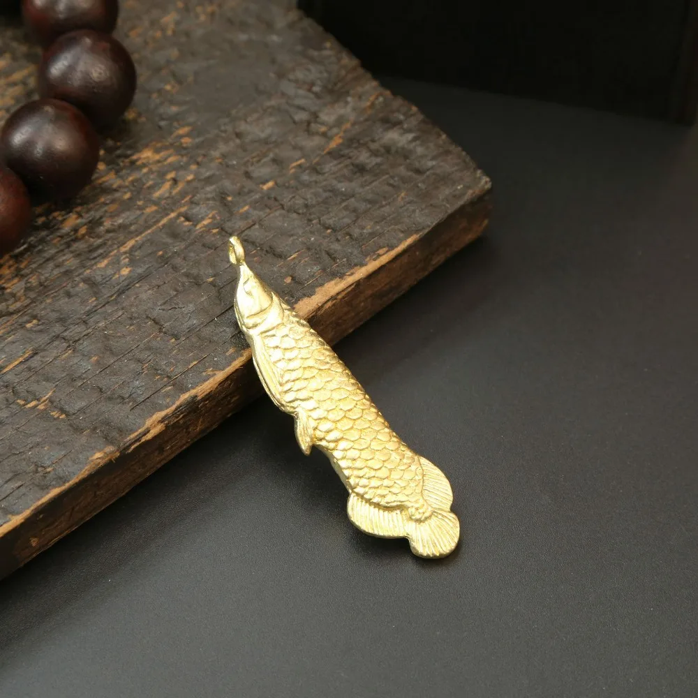 Abalorio Retro de pez de latón para mujer, colgante de llave de Metal dorado/bronce, colgante de llave de coche