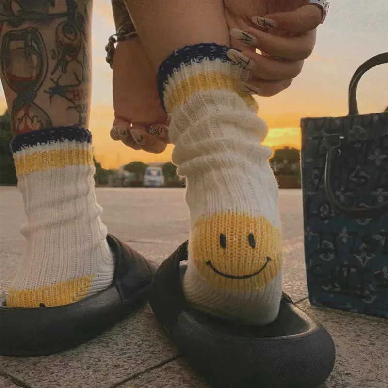 1 para styl japoński oddychający kolor wzór z uśmiechem miękkie środkowe rurki pończochy bawełniane skarpetki dla dziewczyny moda damska