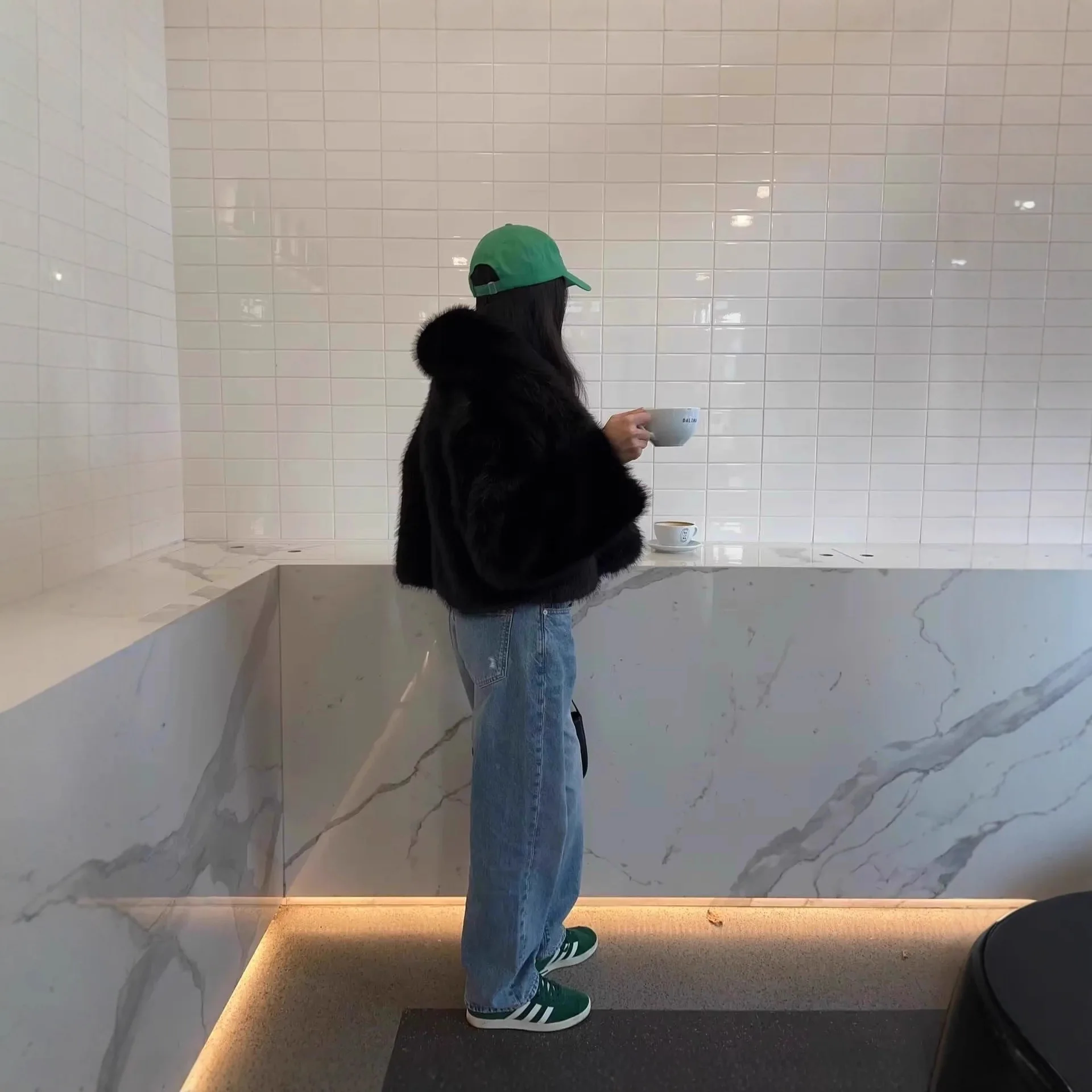 

New Style lady Fur Coat Winter Thickened Black Faux Fur Women's Short Eco-friendly Plush Fur Jacket