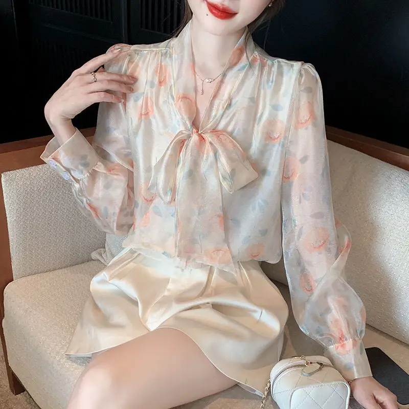 Butterfly Knot Splicing Long Sleeved Chiffon Shirt for Women in Spring Spring New Style Shirt for Slim Versatile Top Small Shirt