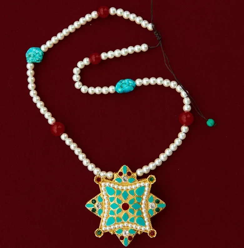 

Chinese Xizang Pearl Necklace Tibetan Gawu Box Necklace