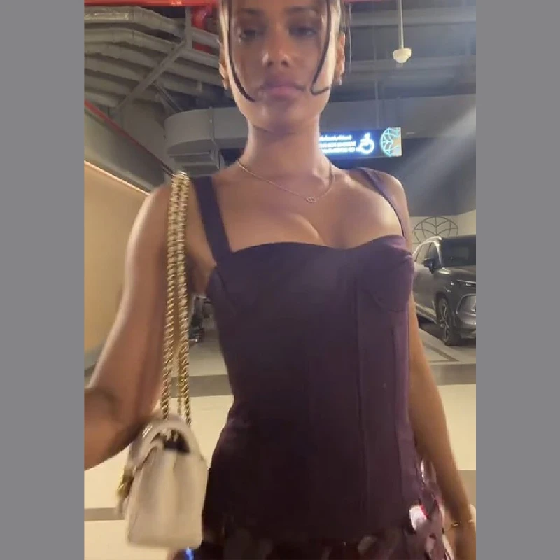 Frauen Sexy Low Neck Eng Anliegende Träger Hot Girl Top Reine Farbe Zurück Zipper Datum Party Club Kleidung 2026 neue Casual Kleidung