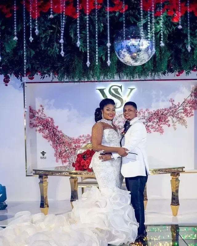 

Customized Mermaid Wedding Dresses Arabic Illusion High Neck Lace Appliques Crystal Beads Ruffles Tiered Organza Long Sleeves Pl