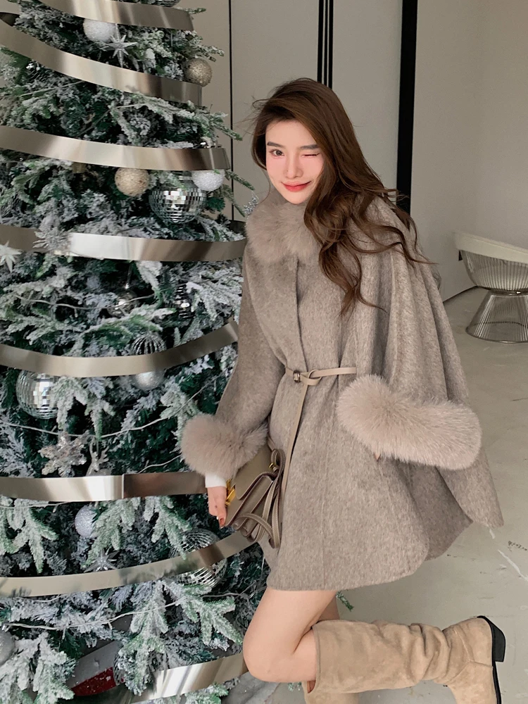 2023 New Arrivals Women Wool Cape Fashion Cashmere Wool Poncho Lady Real Fox Fur Cloak Streetwear Shawls Fur Poncho