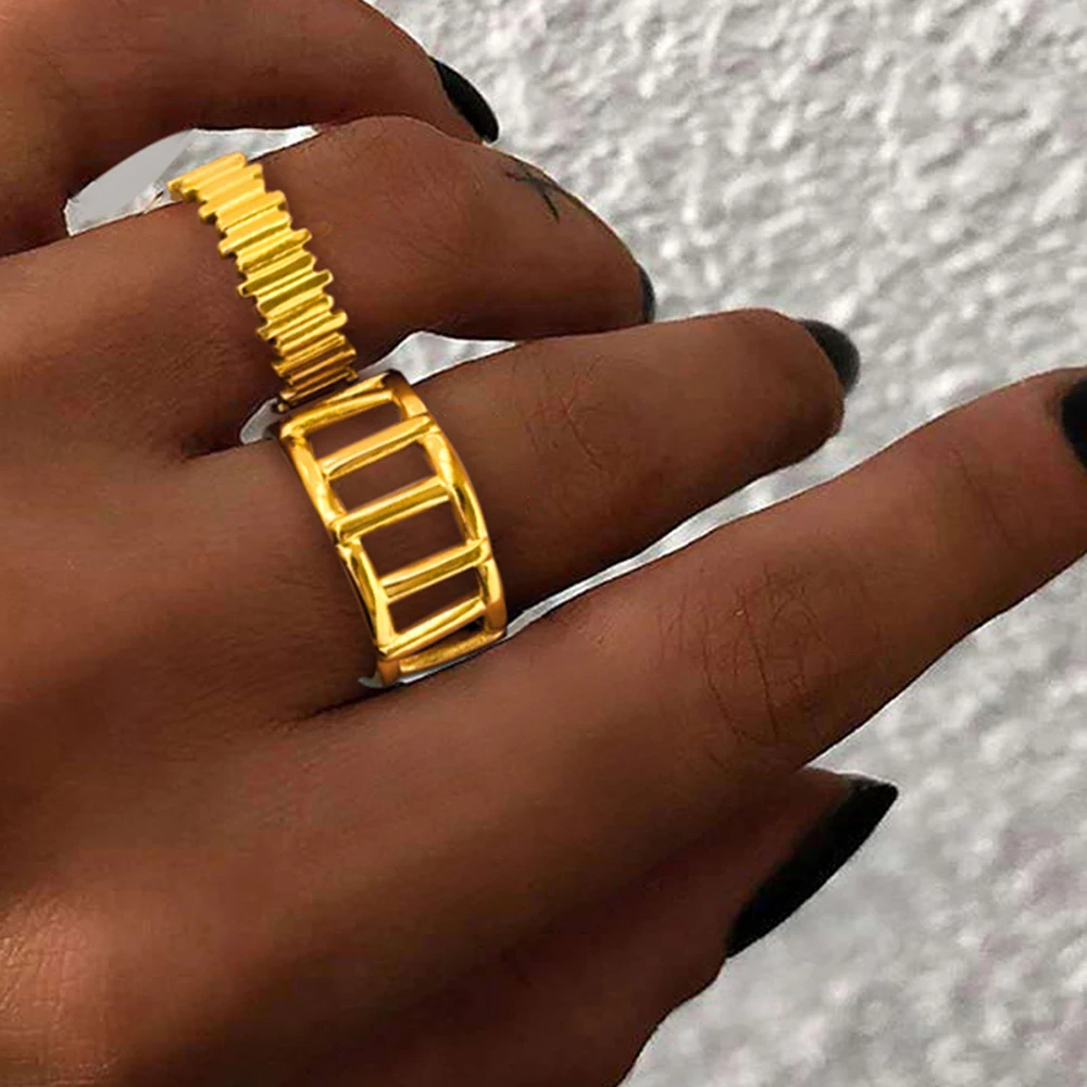 

Stainless Steel Ring New Popular openwork exquisite carving Romantic Couple Rings For Women Jewelry Party Favors Everyday Wear