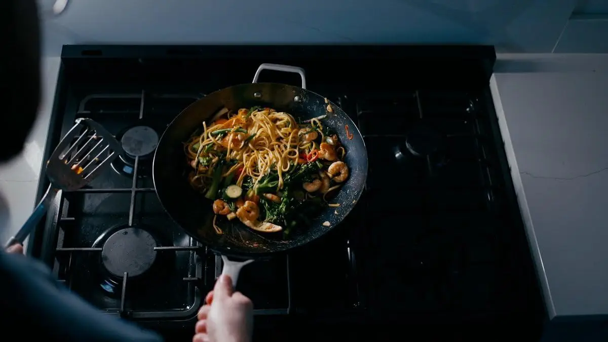 Frigideira de aço carbono de 12 polegadas, pronta por indução