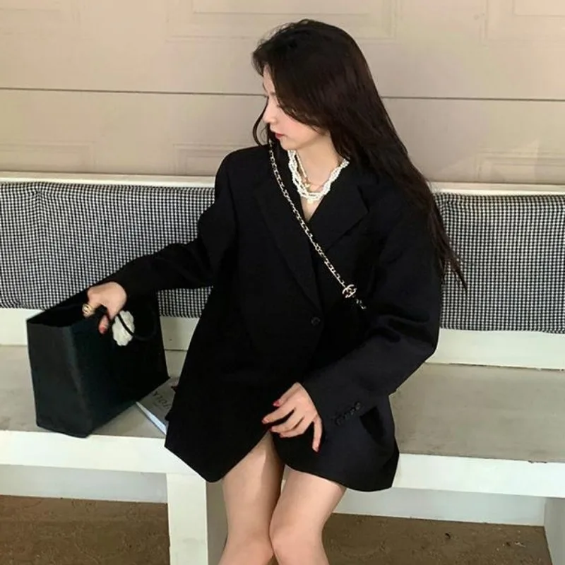 بليزرات نسائية ملابس خارجية سوداء نقية فضفاضة أنيقة بسيطة للخريف الميت موضة حديثا Kpop معطف غير رسمي كل مباراة طية صدر السترة خمر الإناث Ins