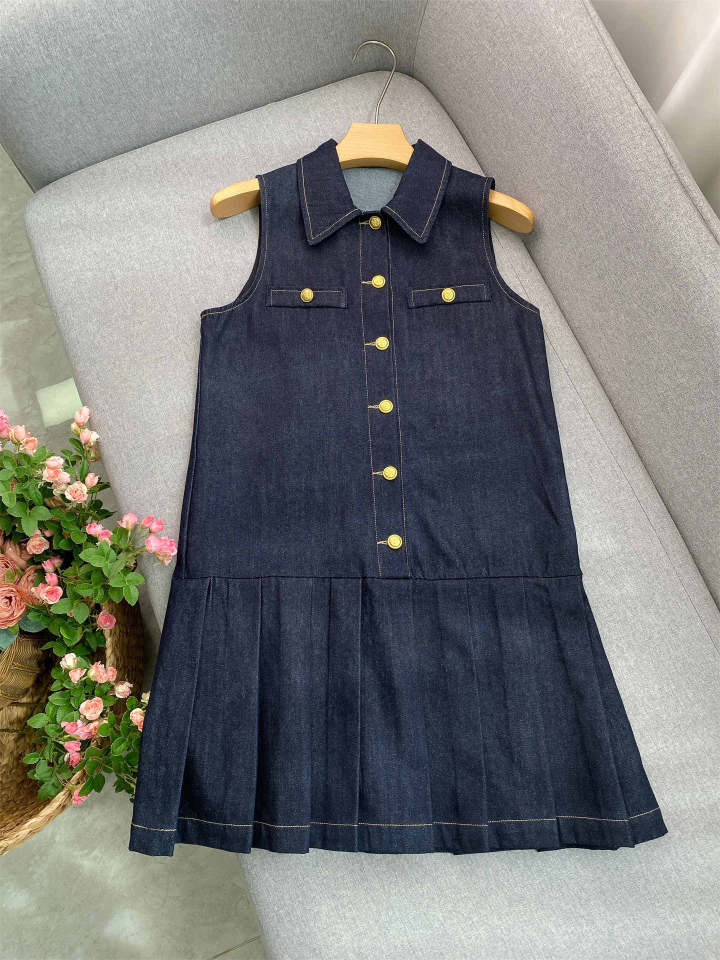 

Women's 2025 New Textured Dark Blue Collarless Single-Breasted Sleeveless Pleated Skater Dress