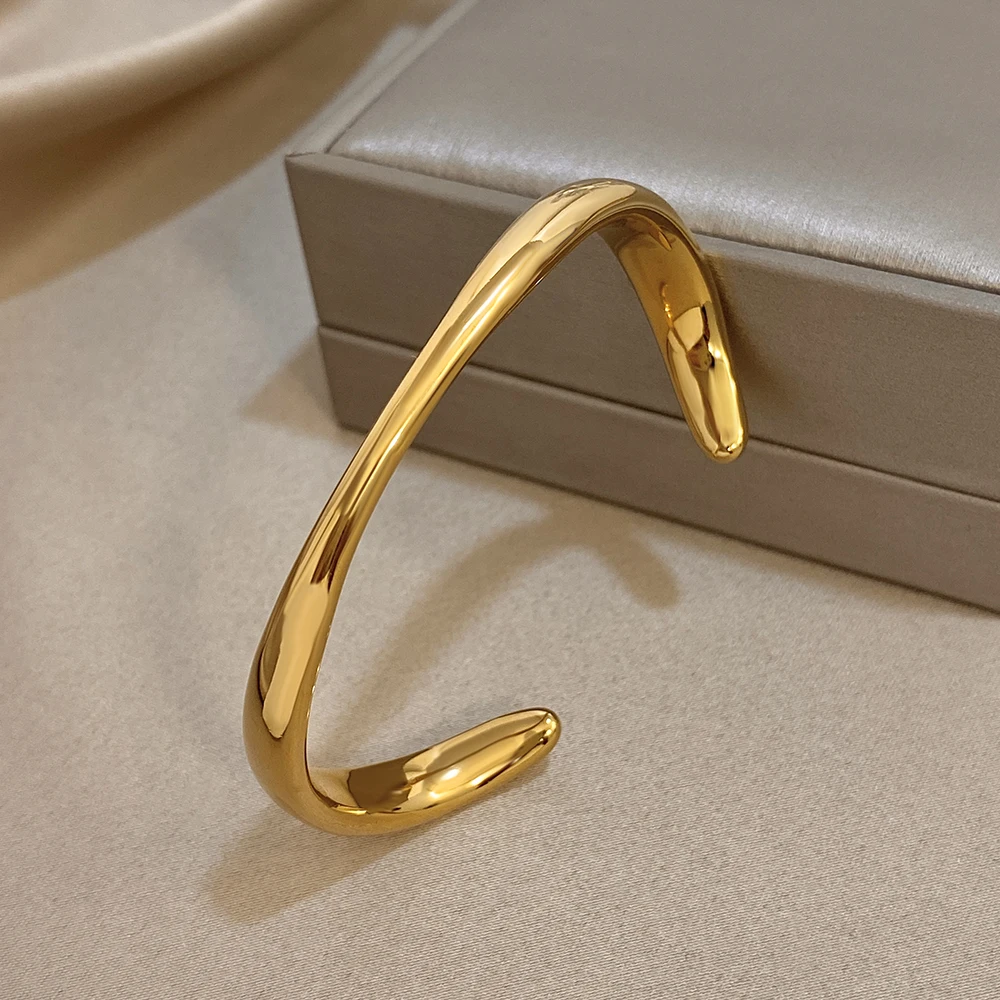 غير النظامية هندسية السلس الكفة الإسورة أساور للنساء موضة الذهب مطلي الفولاذ المقاوم للصدأ سوار المعصم مجوهرات مقاومة للماء