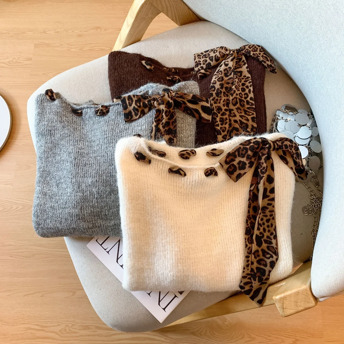 الرجعية الأمريكية الخريف الشتاء مثير ليوبارد طباعة وشاح حريري جولة Ne Long Sve فضفاض التخسيس القهوة اللون T irt للنساء