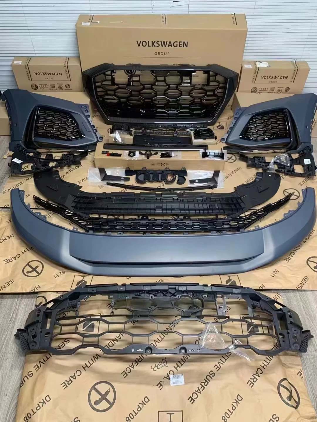 STLFSuitable for Audis Q8 Modification and Upgrade RSQ8 Body Kit Front Bumper Assembly Car Grille Fog Light Frame Upgrade