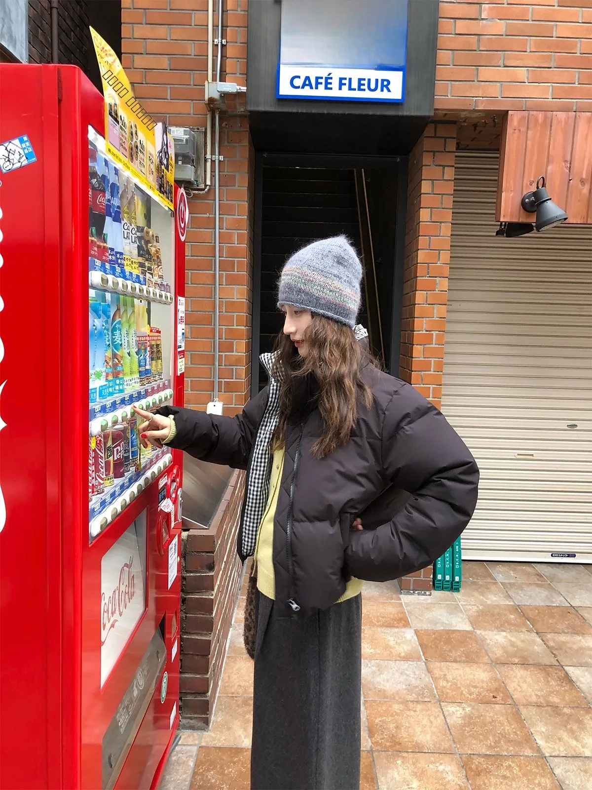 

Куртка Tetu STUDIO Bla в контрастную клетку, приталенная, с наполнителем из 95% белого пуха, повседневная, утепленная, с длинными рукавами, на молнии