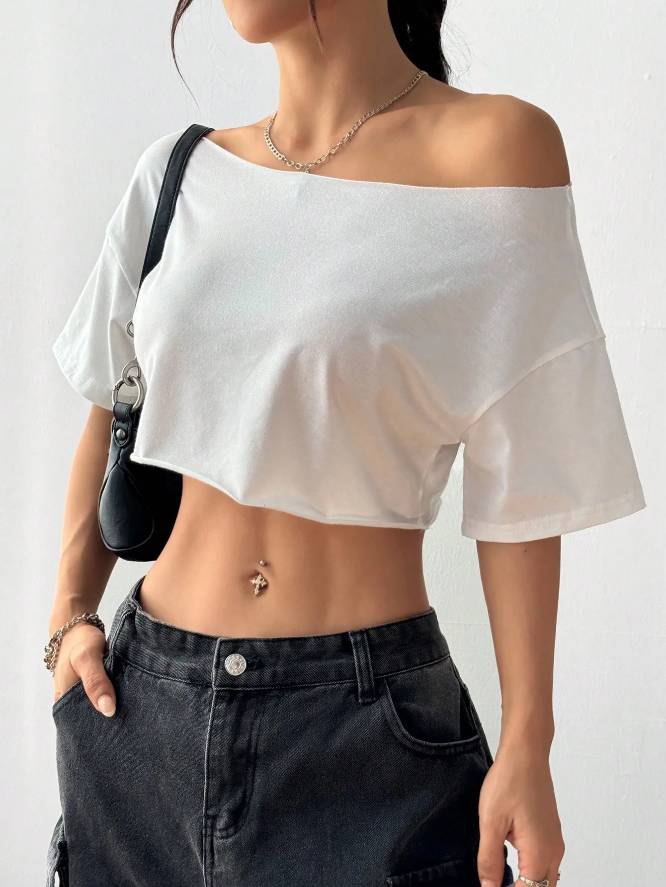 Women’s Sexy Off Shoulder Crop Top Short Sleeve Slim Fit Summer Casual Solid Color T Shirt Fashion Y2K Trendy Tops