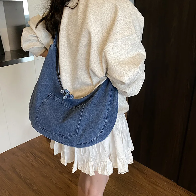 

Versatile 2025 Japanese Commuter Shoulder Bag for Women Crossbody Handheld Purse Fashionable Handbag