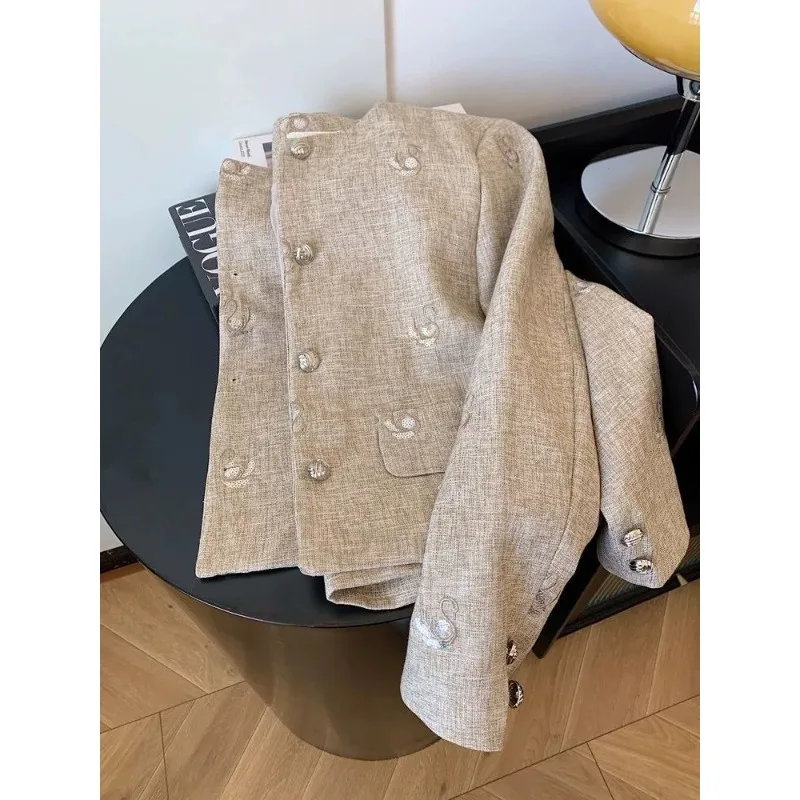 

Розовое пальто, новый короткий и миниатюрный женский осенне-зимний бестселлер, стильный и молодежный топ с вышивкой, модная верхняя одежда