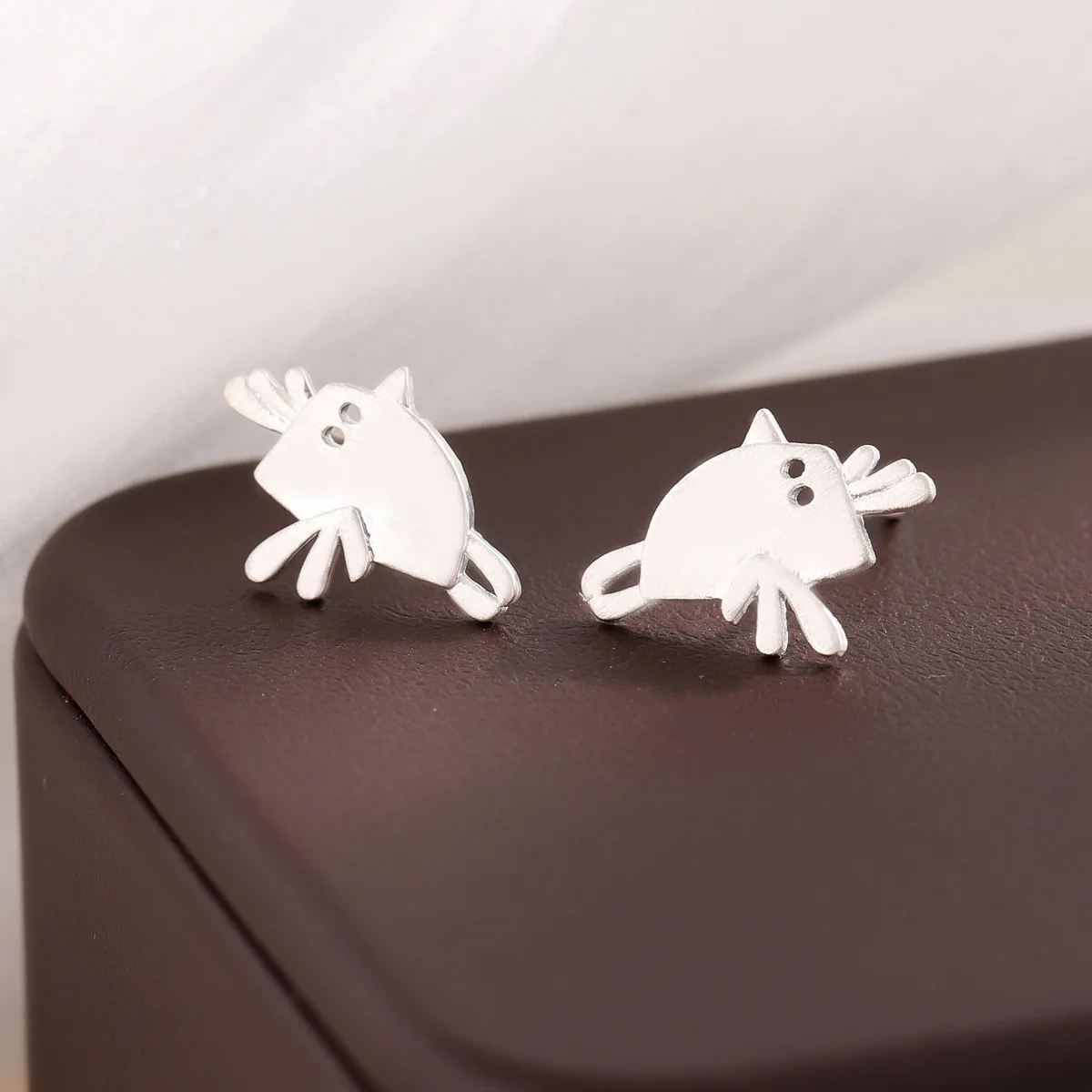 

Новые модные милые креативные серьги-гвоздики из стерлингового серебра 925 пробы с изображением маленьких птичек, изысканные серьги-гвоздики в виде животных E024