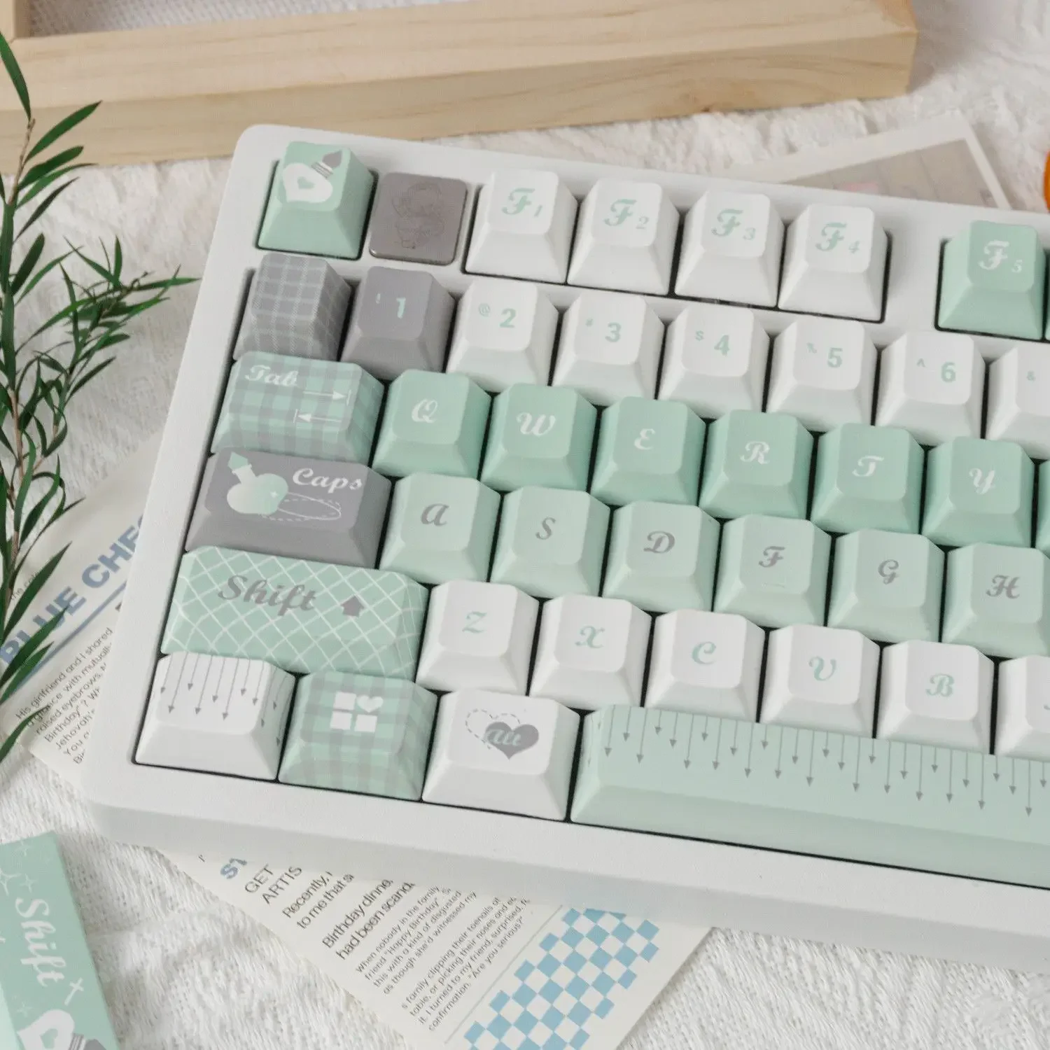 

Refining green keycaps Original height PBT material Hot sublimation High value Personality Creativity Cute and fresh keycaps