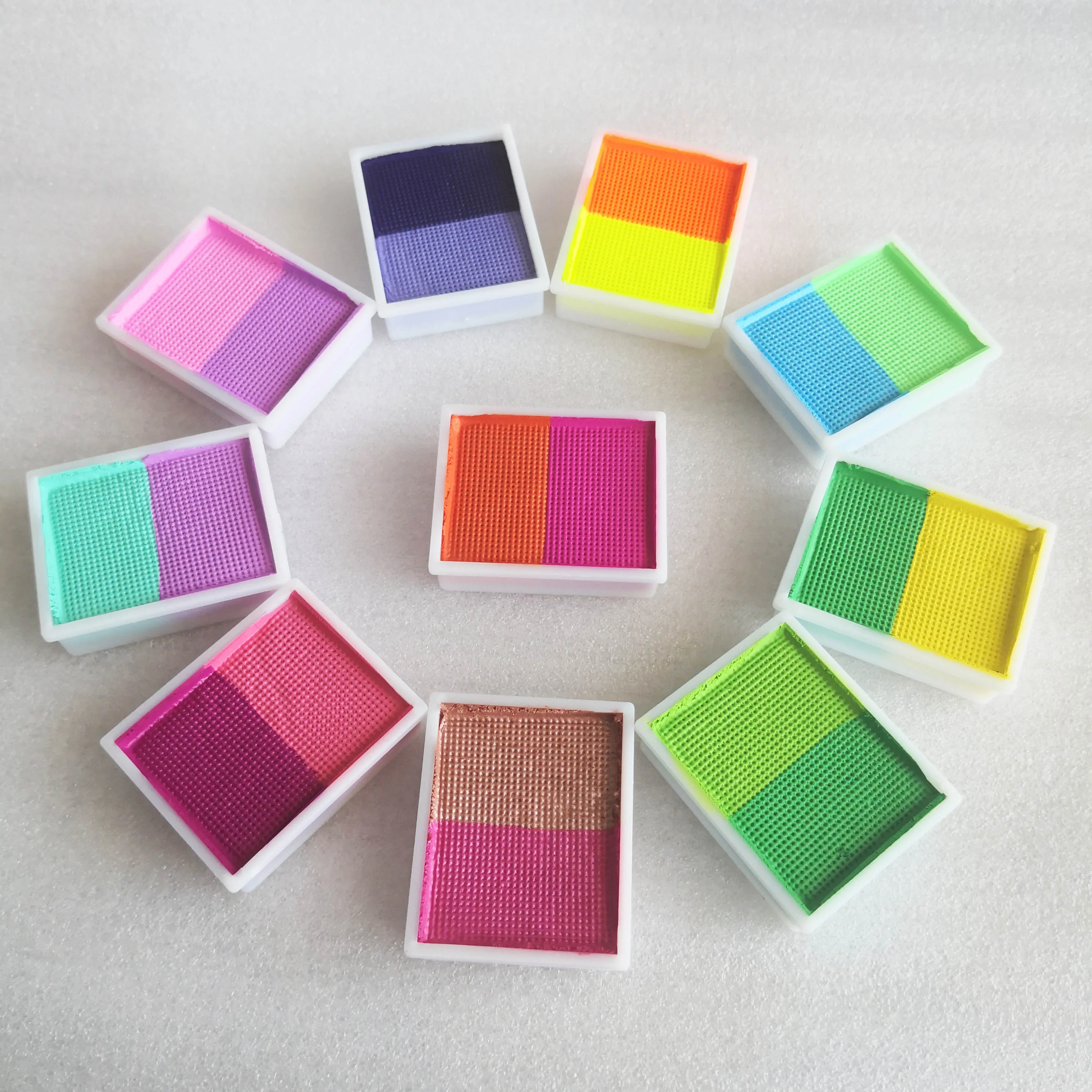 طلاء الوجه والجسم على شكل كعكة قوس قزح المنشط بالماء 10 جرام لمكياج حفلات الهالوين للأطفال