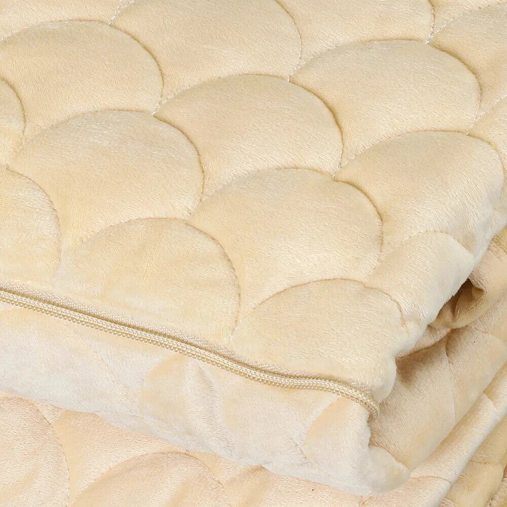 Shell patterned pillows and blankets,soft and comfortable,Suitable for napping,and keeping warm.gentle blankets and pillows