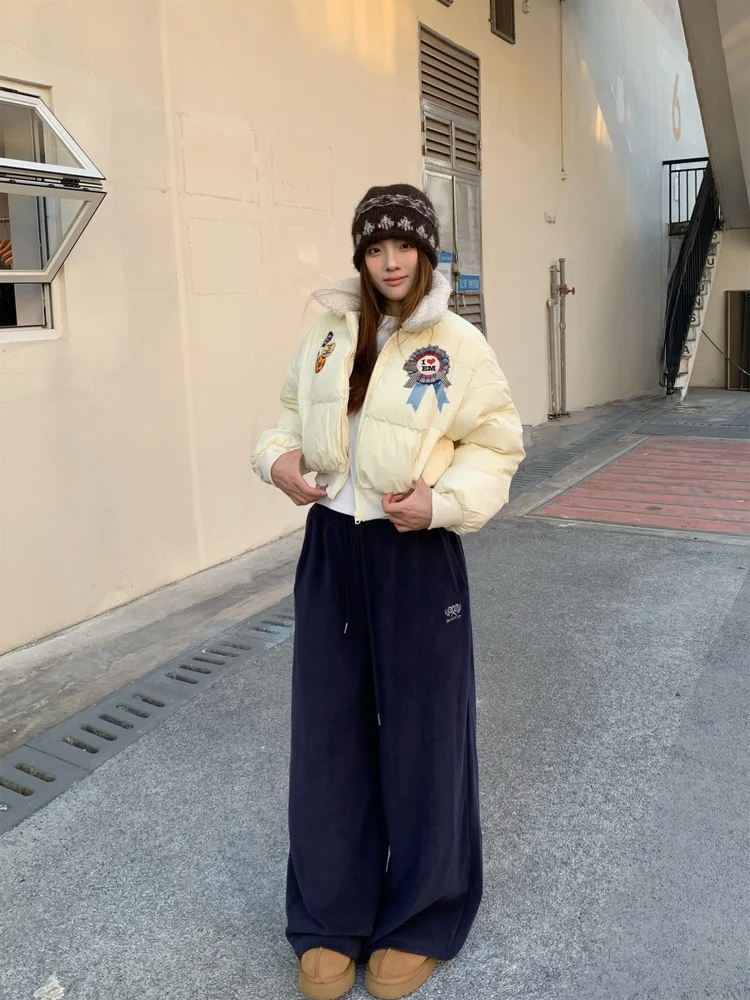 

Утепленная женская хлопковая куртка в американском стиле с меховым воротником и принтом, зимняя, теплая, повседневная, для города