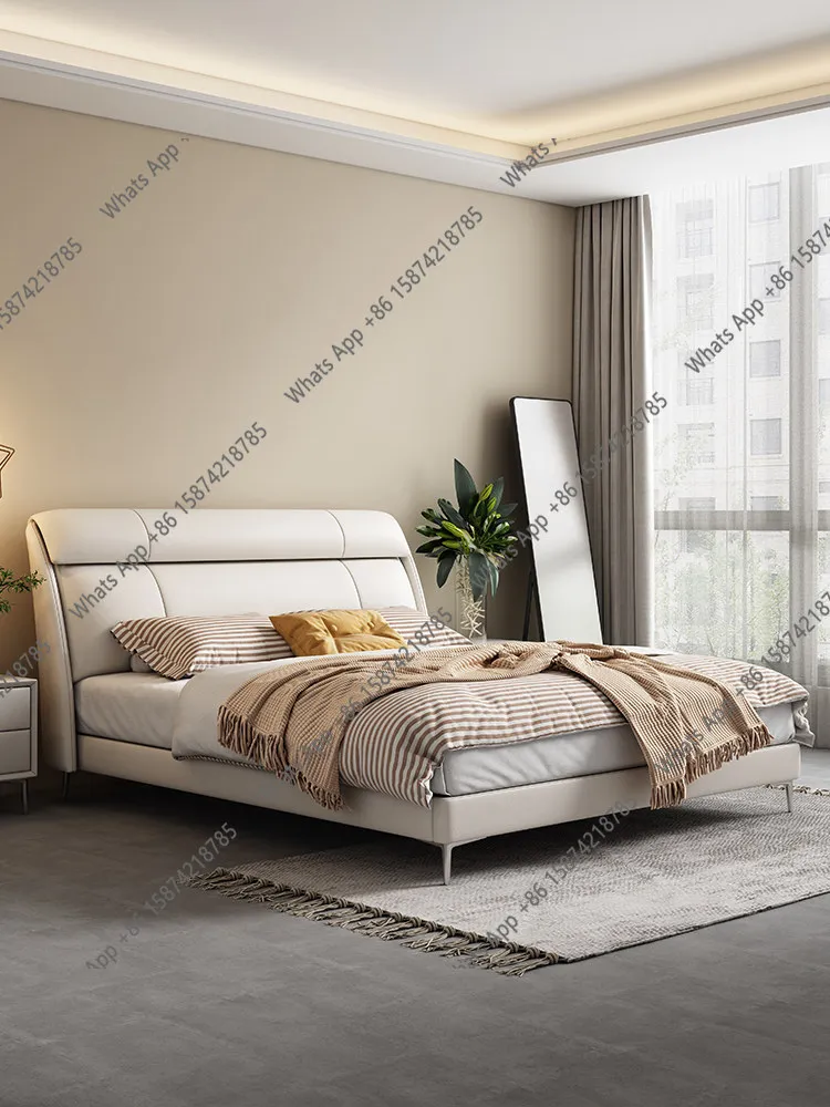 

First layer leather light luxury modern simple master bedroom double bed Italian minimalist small apartment soft bag bed